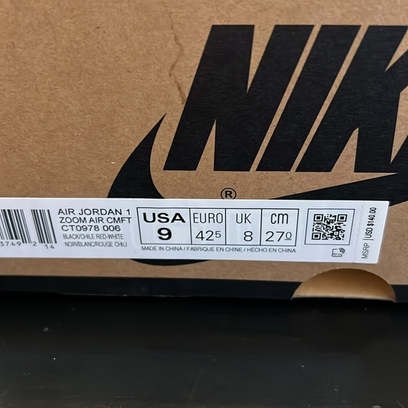 Jordan 1 Zoom Air CMFT Men’s 9
Black/Chilie/Red/White. MINT - Picture 7 of 7